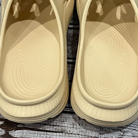 🆕 Recovery Slides / Sandals Size 10 Women / 8 Men’s in Beige Comfy - Picture 12 of 15
